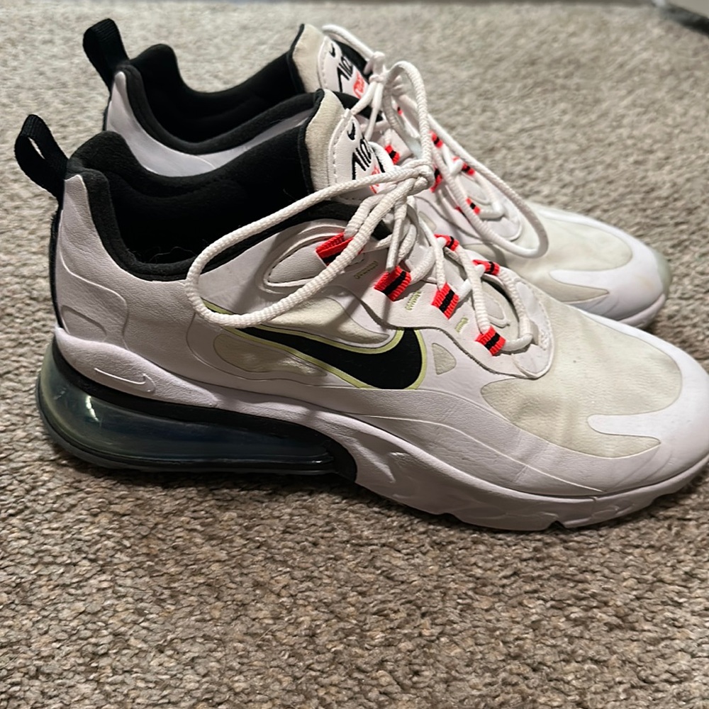 Women’s size 9 air maxes